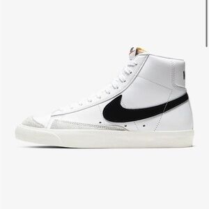 Women’s Nike Blazers Mid ‘77